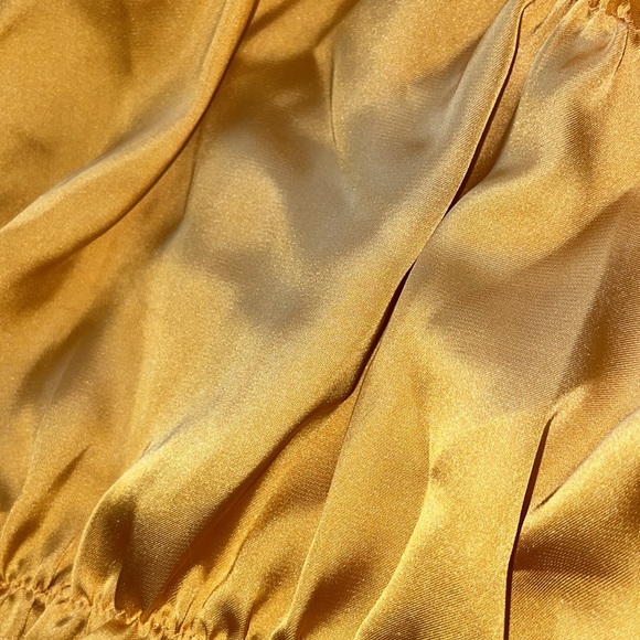 Forever 21 short sleeve mustard crop NWT S - Picture 6 of 6